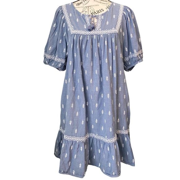 Old Navy Puff-Sleeve Split-Neck Embroidered Mini Swing Dress in Size Large - Picture 4 of 14